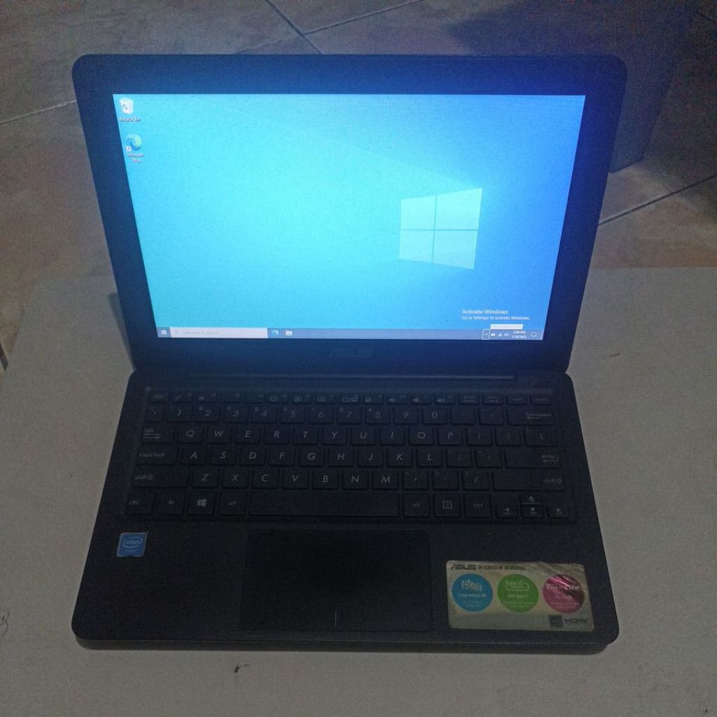 ASUS Notebook Laptop E202s