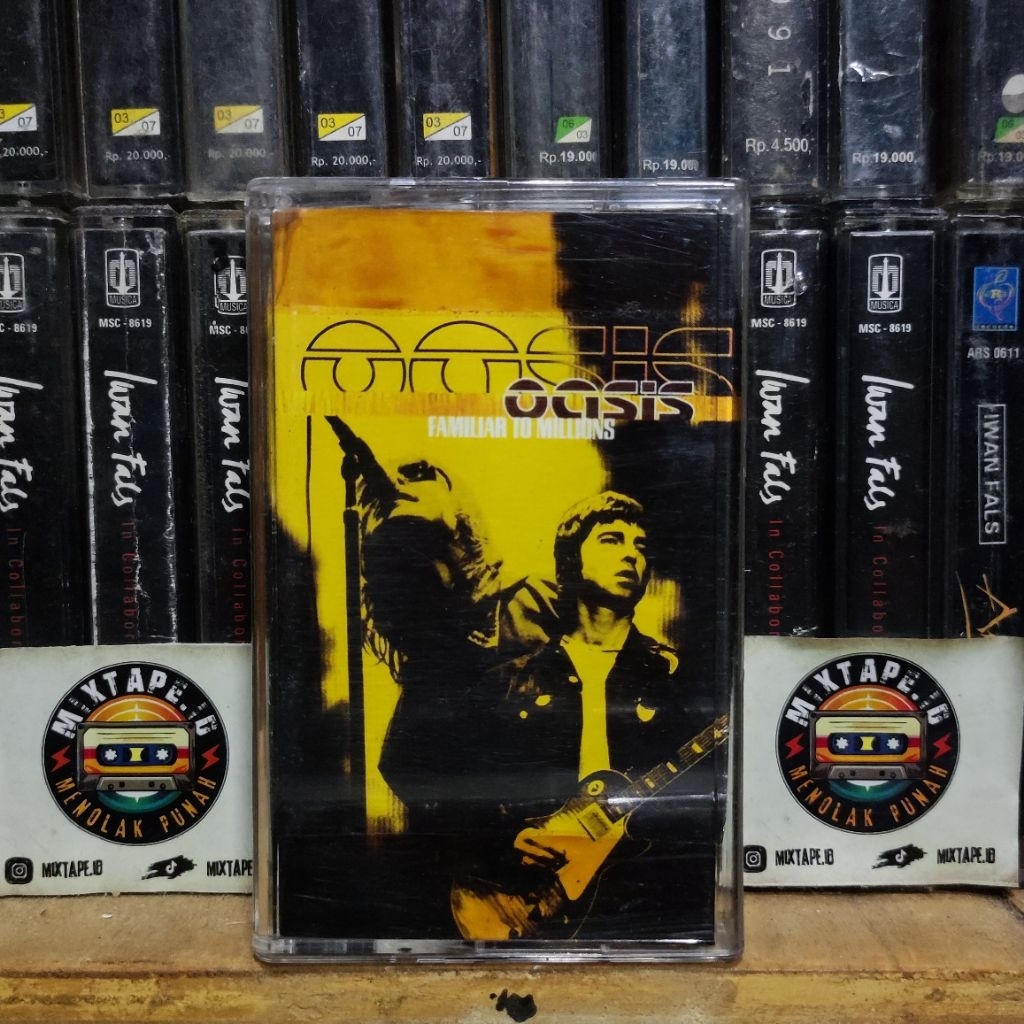 Kaset Pita - Oasis - Familiar To Millions - Radio Tape - Kaset - Radio - Pemutar Kaset - Retro - Cla