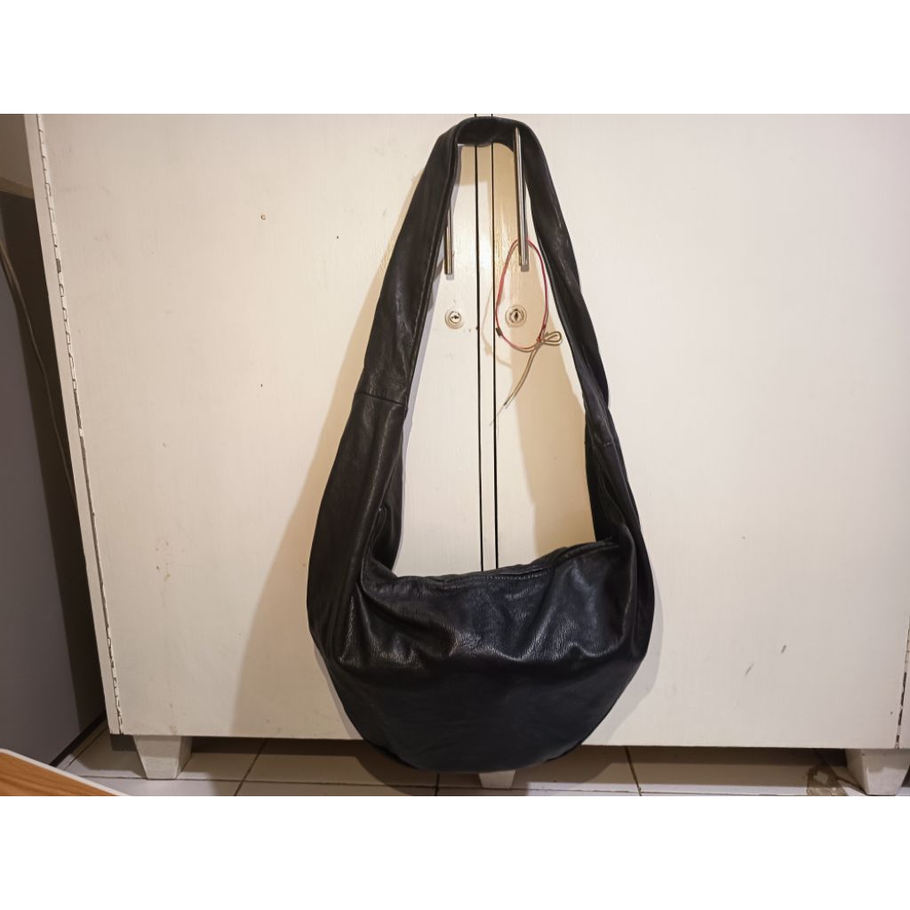 Tas Sling Sabit Besar