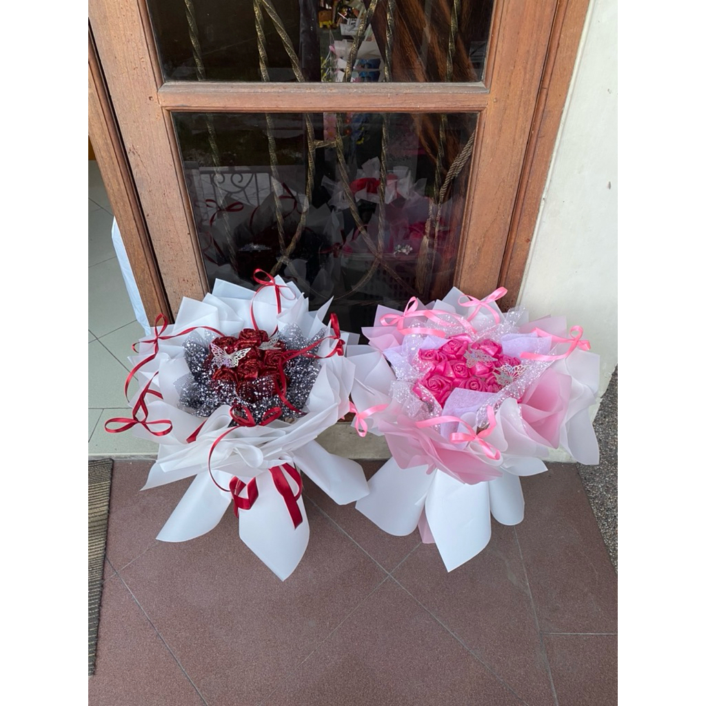 

Buket Bunga pita Satin