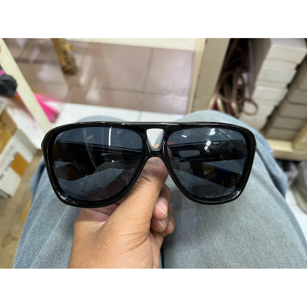 KACAMATA OAKLEY DISPACTH HITAM KAKI ABSTRAKS LENSA HITAM second ori