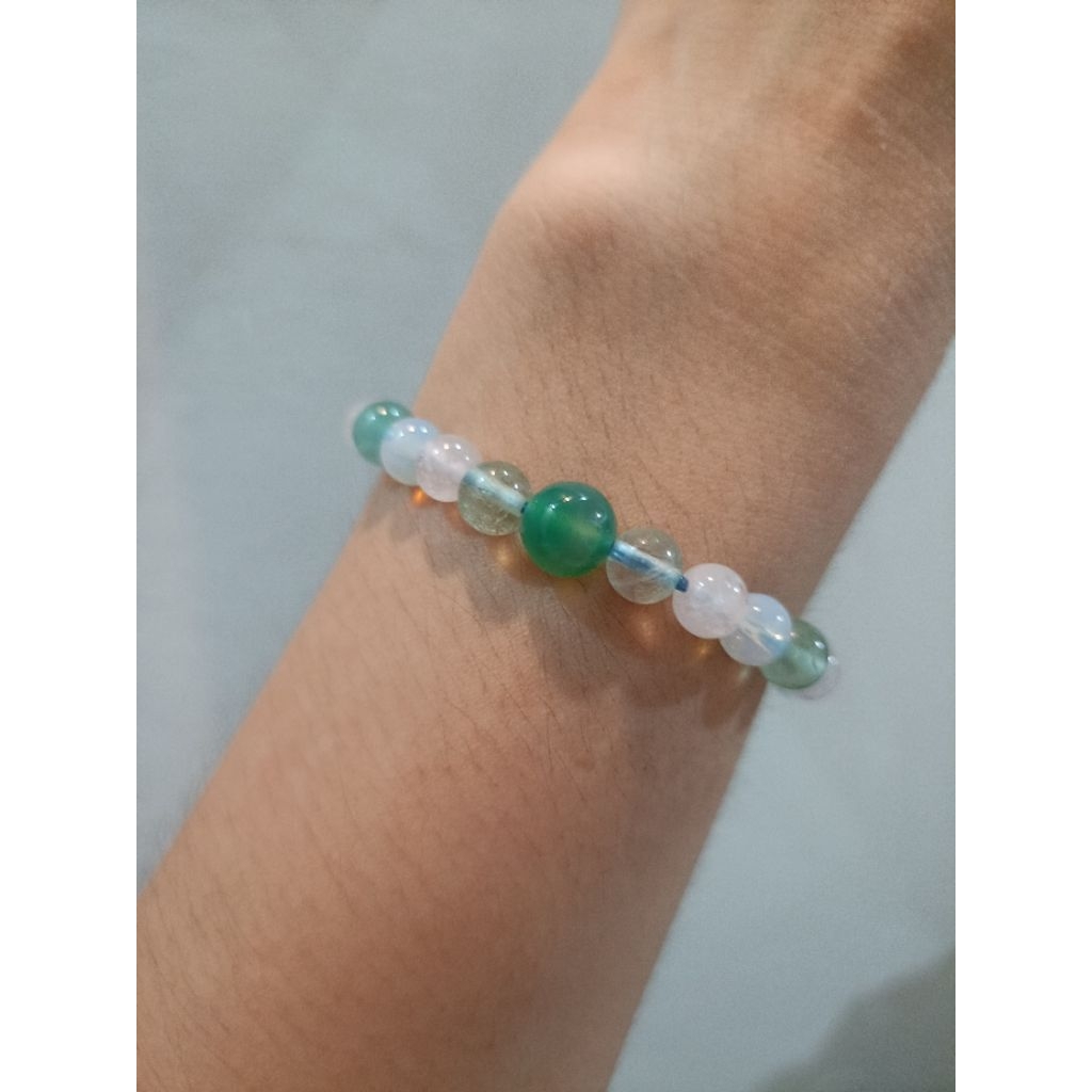 Gelang Batu Alam – Sejuk, Bersih & Menenangkan