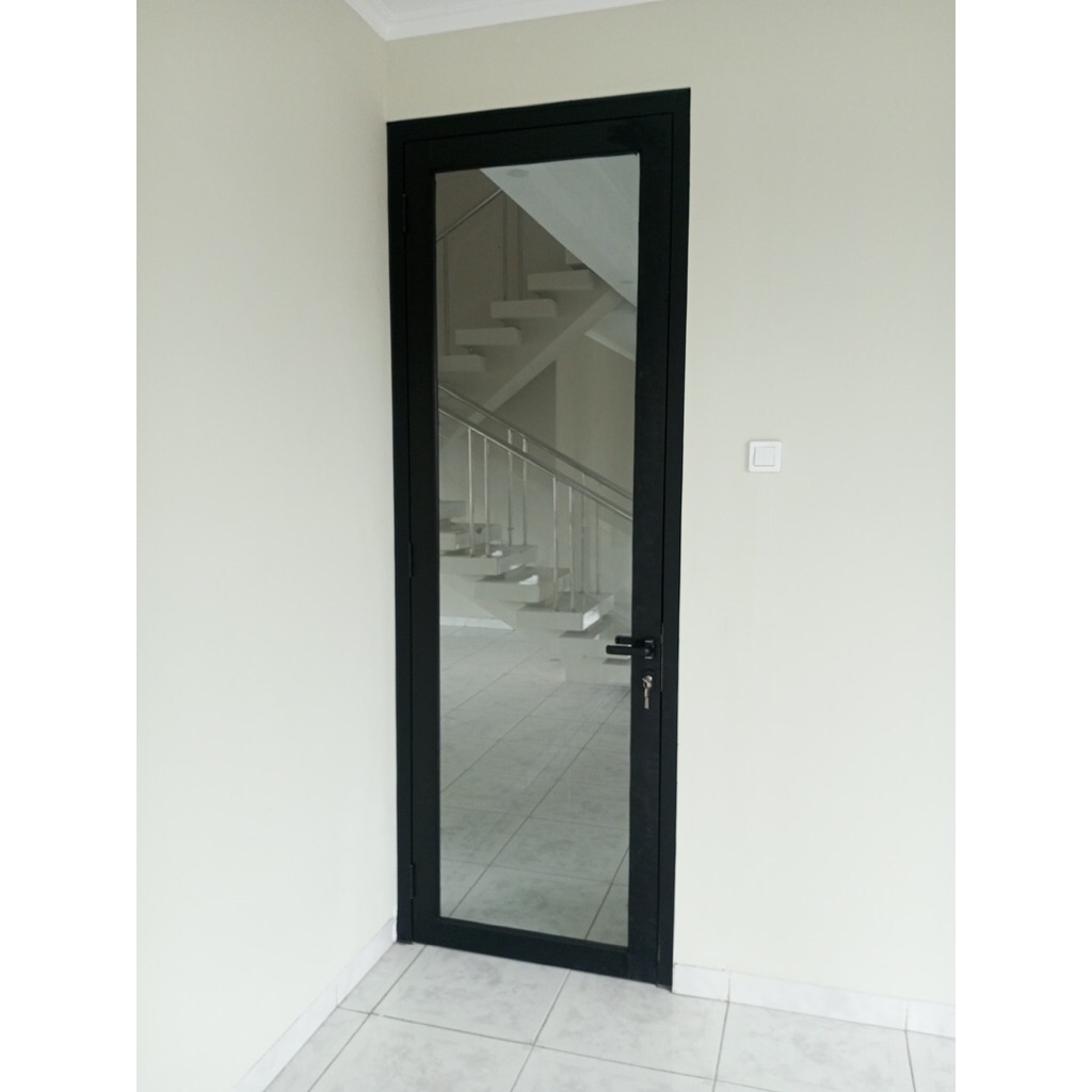 Pintu aluminium kaca