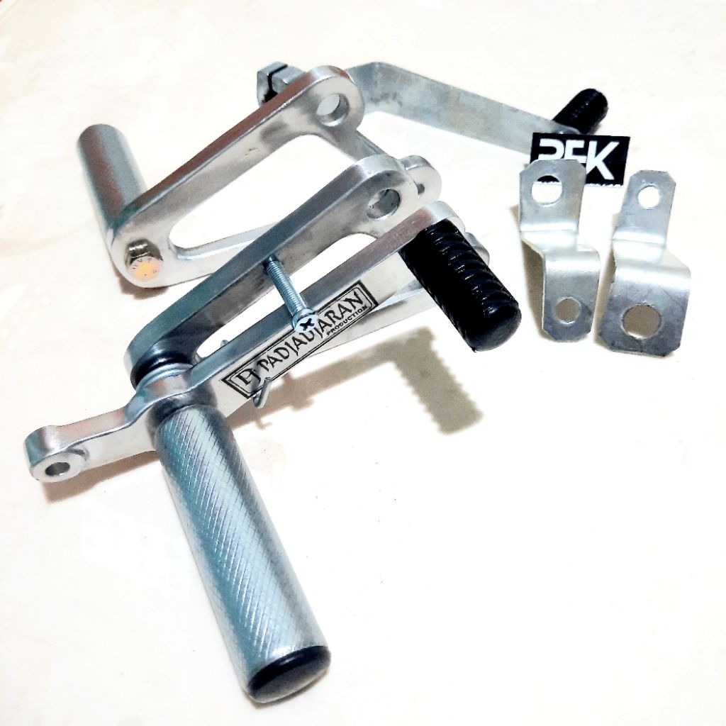 Footstep Step Underbone Motor Bebek Yamaha Fiz R Vega R Jupiter Z Old New Bahan Besi dan Alumunium