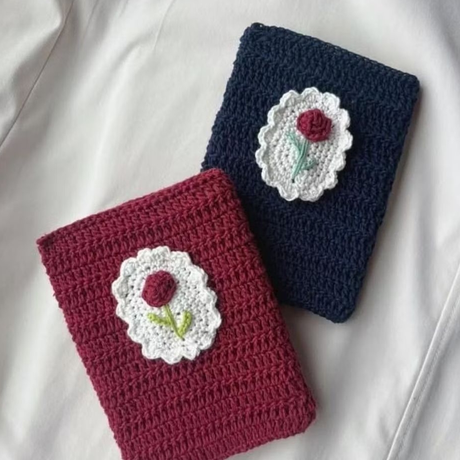 

vintage rose book sleeve handmade by syndeisy | crochet book cover
