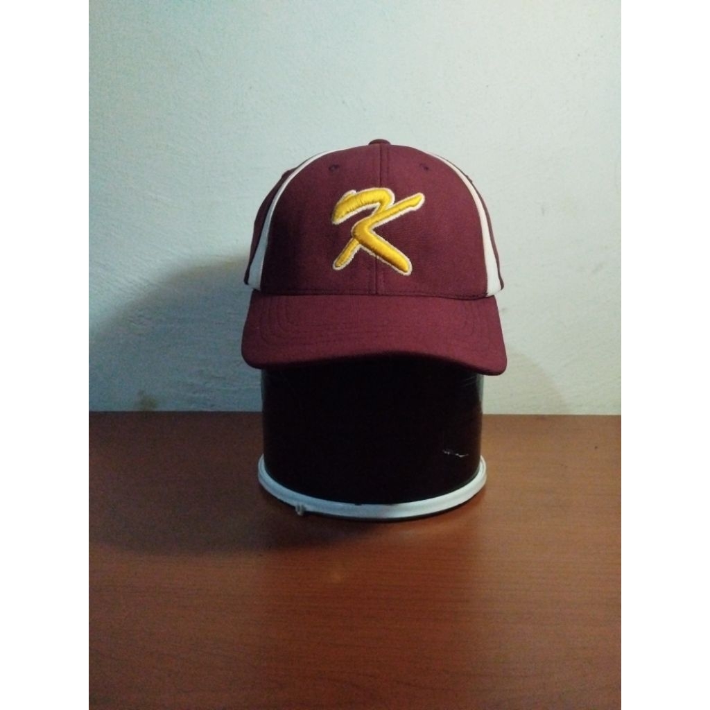 Topi Baseball Logo K Yupoong