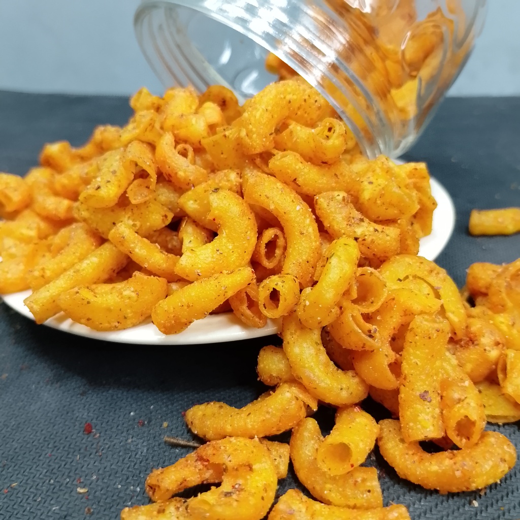 

MAKARONI GURIH, ORIGINIAL, PEDAS DAN EXTRA PEDAS BY : BINTANG SNACK