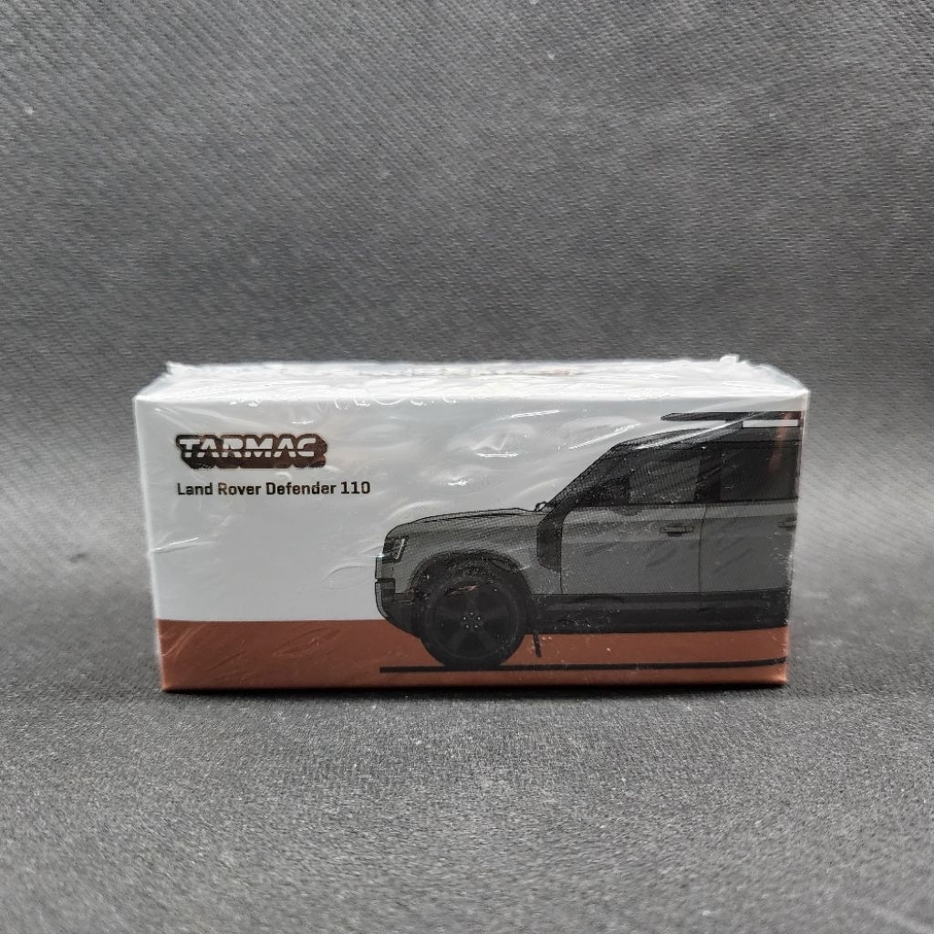 Tarmac Global Land Rover Defender 110 (Grey) 32