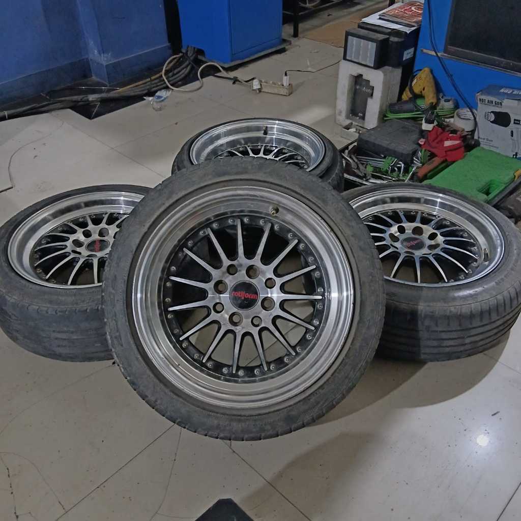 velg/pelek mobil second variasi ring15 baut4x114/100 +ban bonus cocok buat avanza,brio,agya,calya,dl