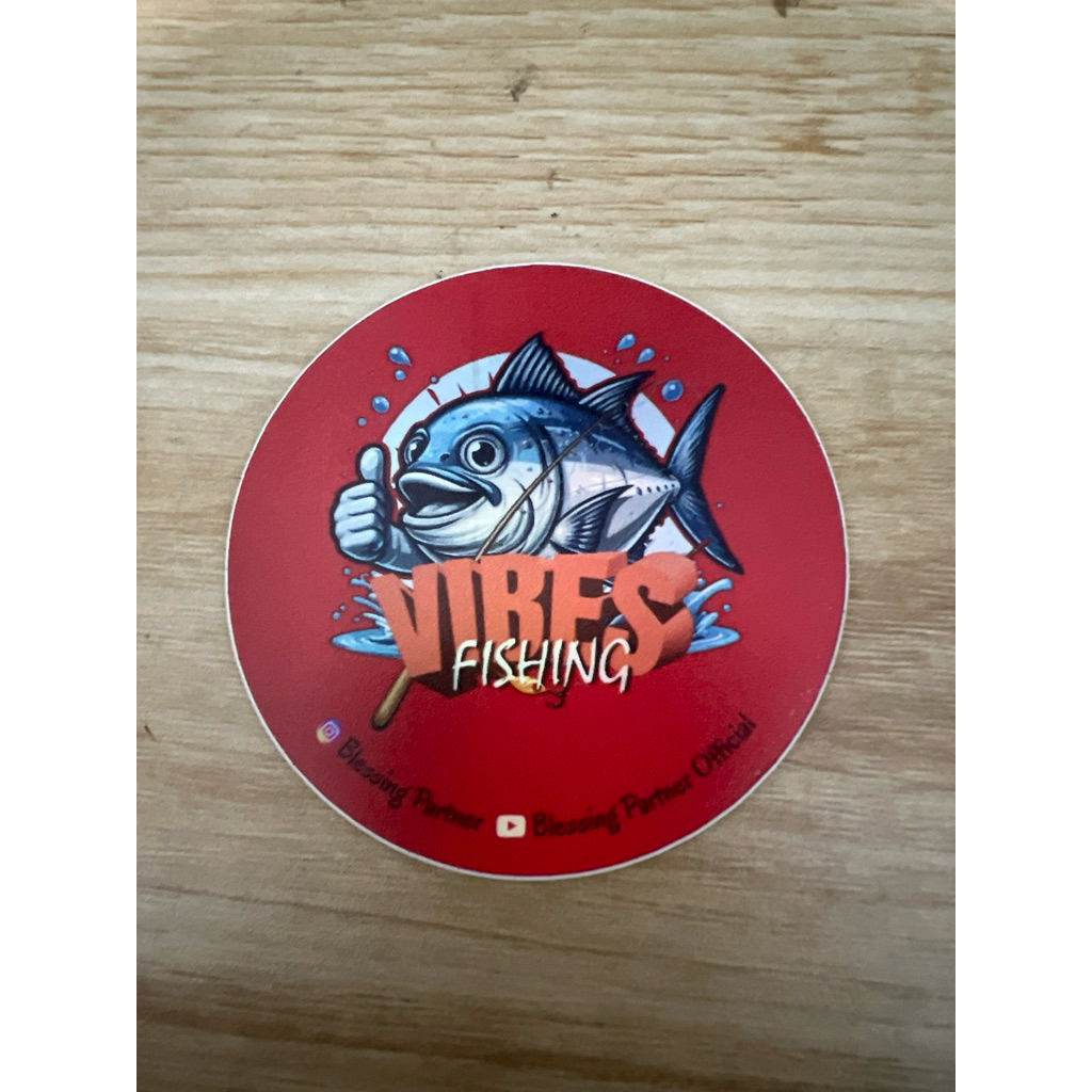 

Sticker Pancing Hologram VIBES FISHING Bulet Merah
