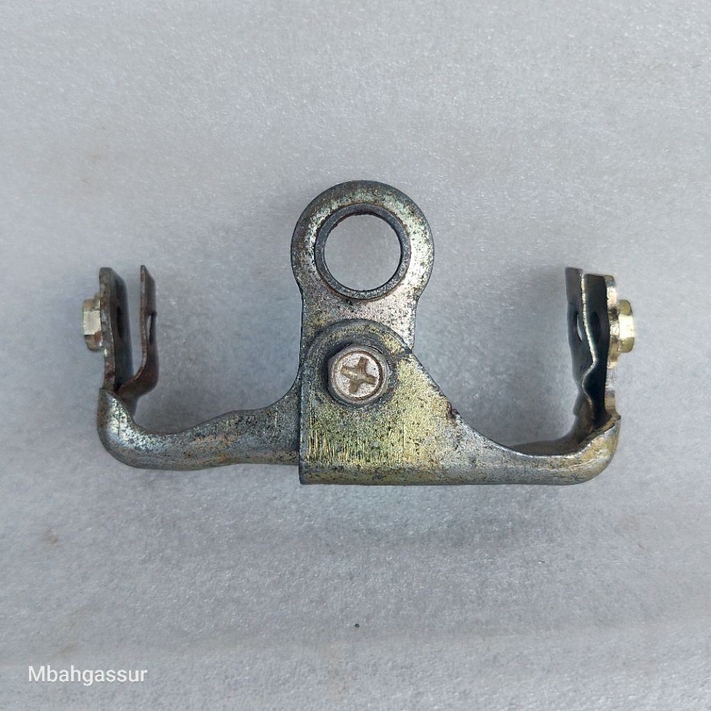 Braket plat dudukan sayap depan Honda Supra x 125 batman original bekas seken