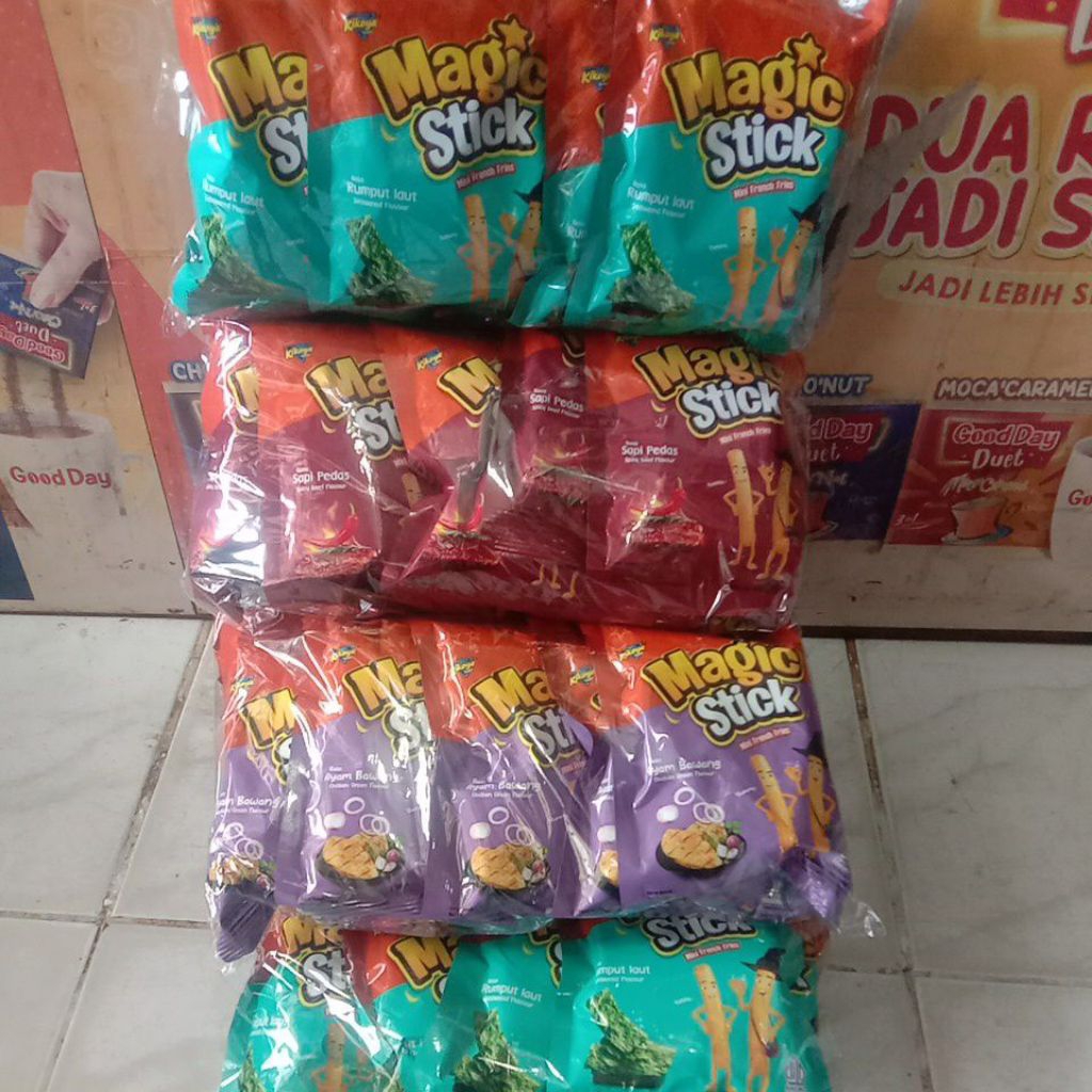 

MAGIC STICK (kikoya) 3 varian rasa sapi pedas rumput laut dan ayam bawang 1 pak isi 10 pc