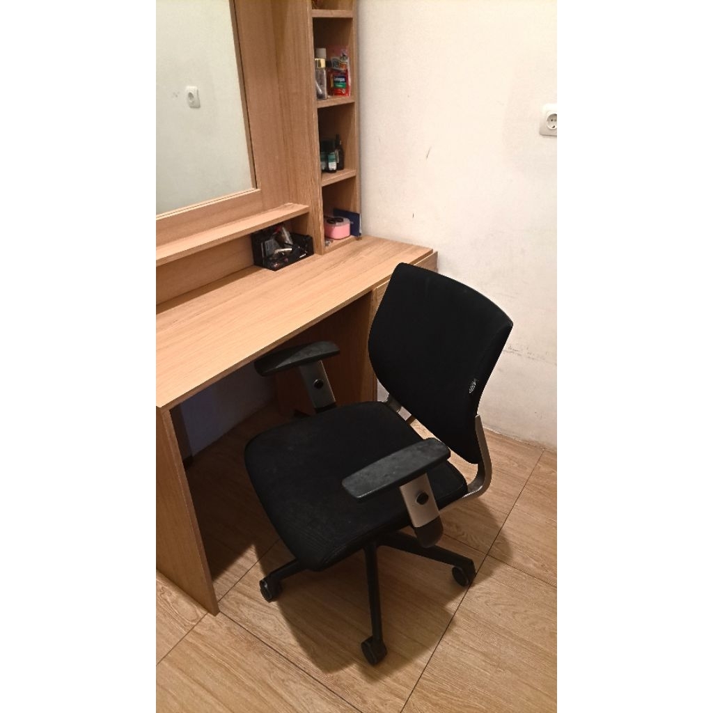 Kursi Kerja Putar Naik Turun by Informa