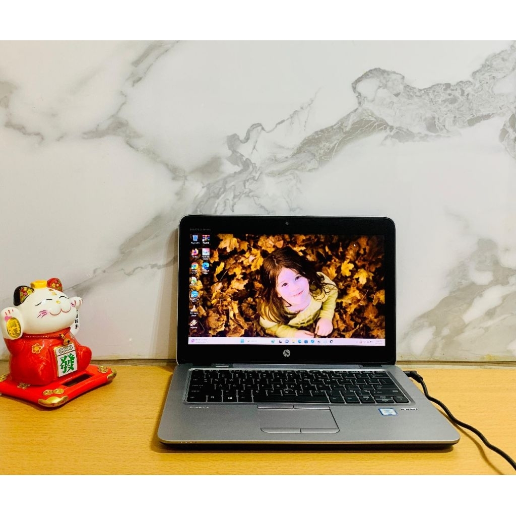 HP Elitebook 820 G3 Intel core i7 gen 6 RAM 8GB SSD 256 gb