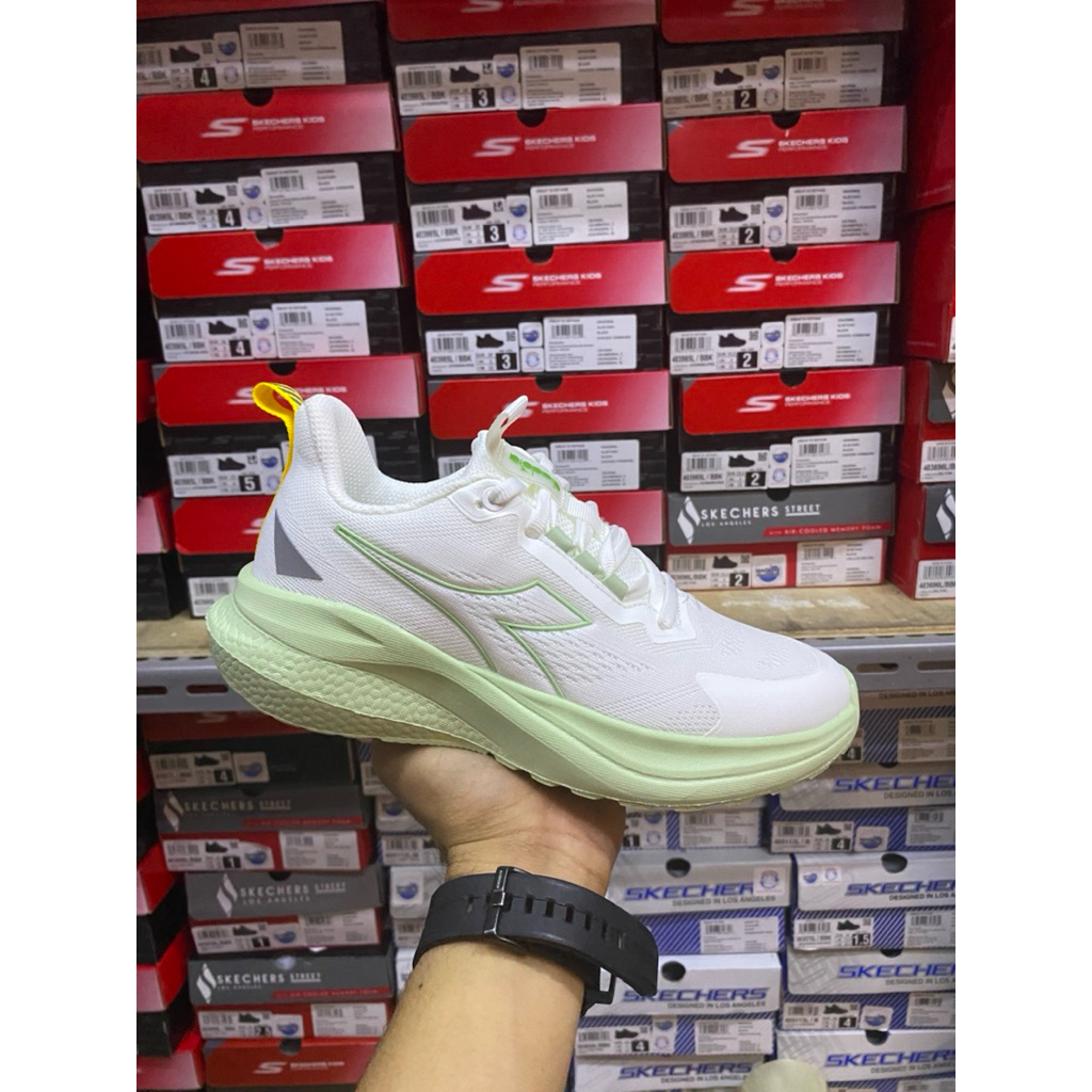 Sepatu lari wanita Diadora original / Diadora pazo womens running shoes-white