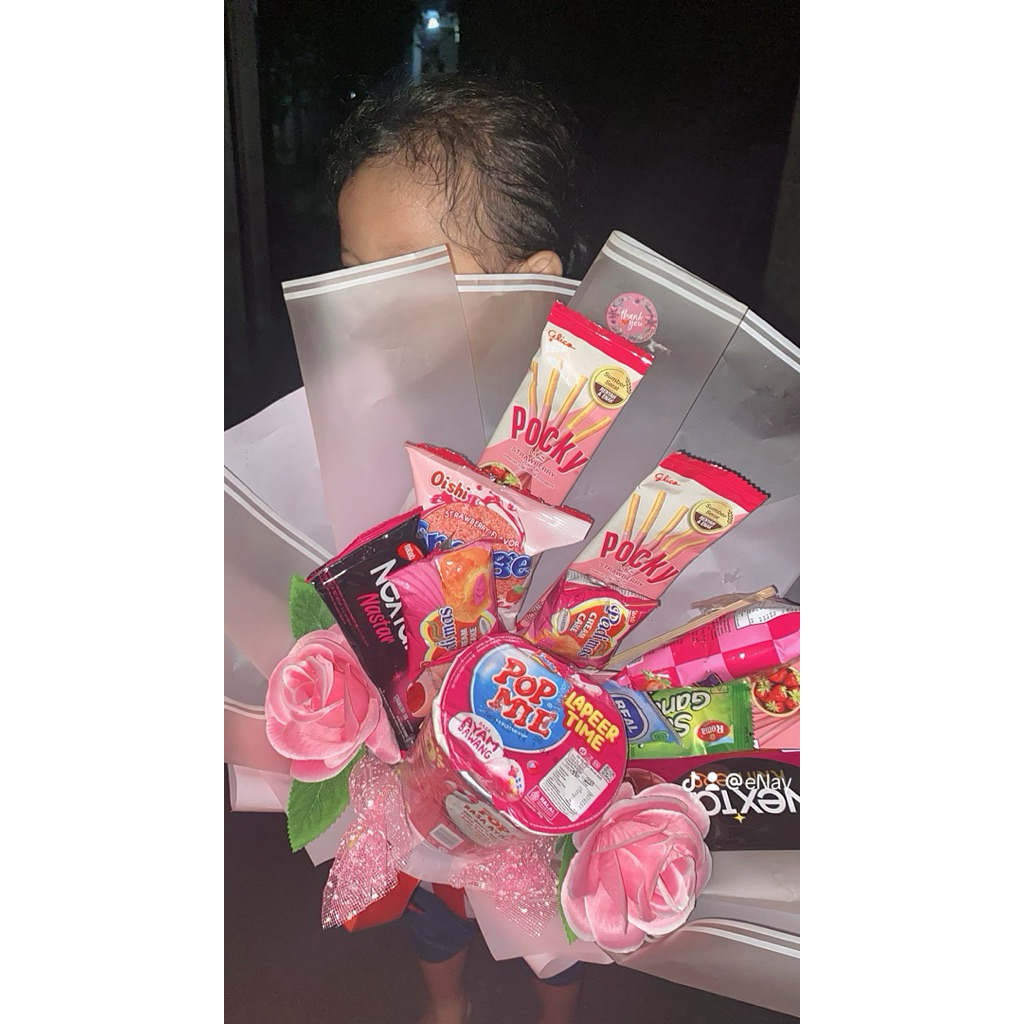 

Buket snack by byura_floris, serba warna pink