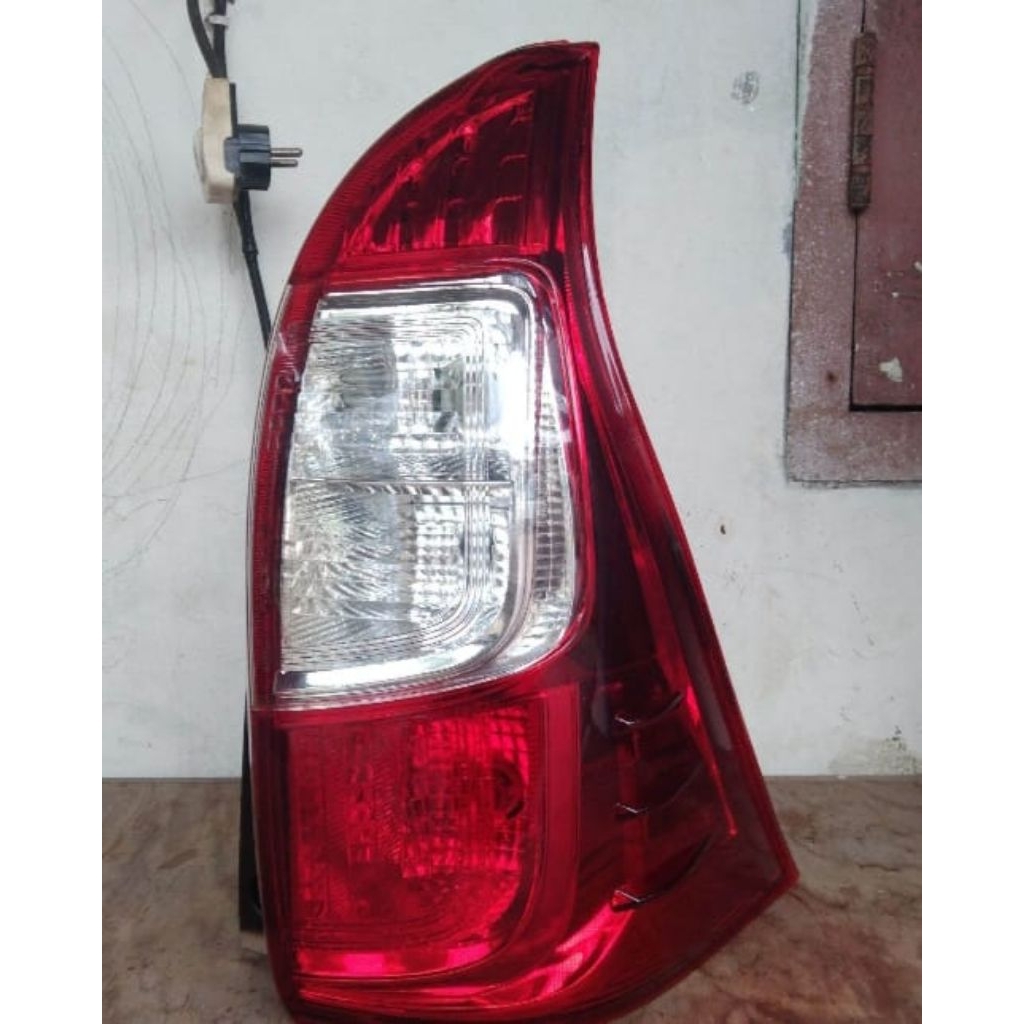 lampu belakang Avanza atau Xenia 2016-2018