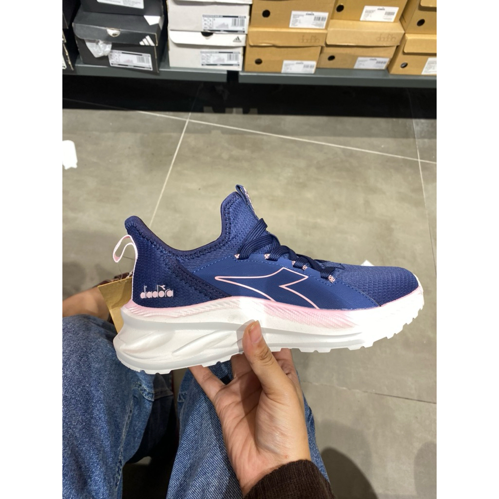 sepatu running diadora