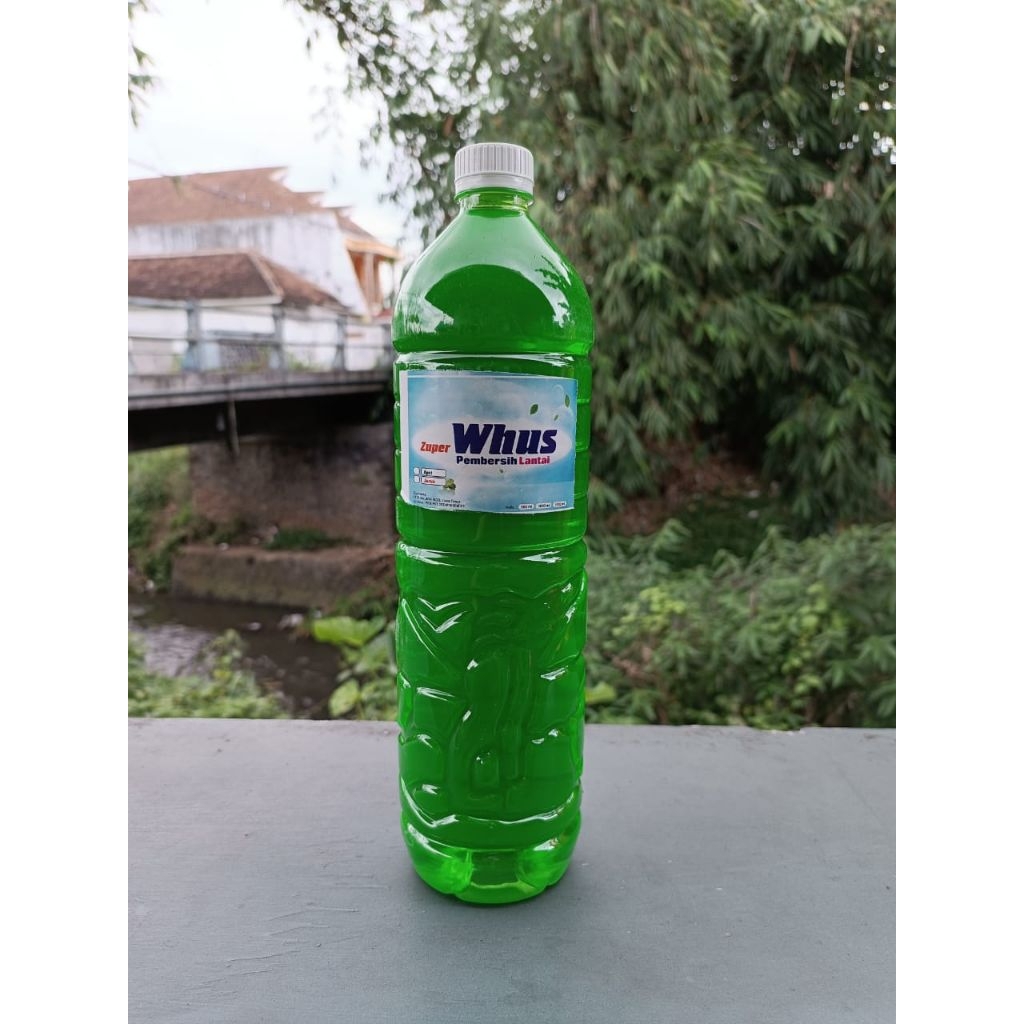 WHUZZ PEMBERSIH LANTAI 1.5 LITER