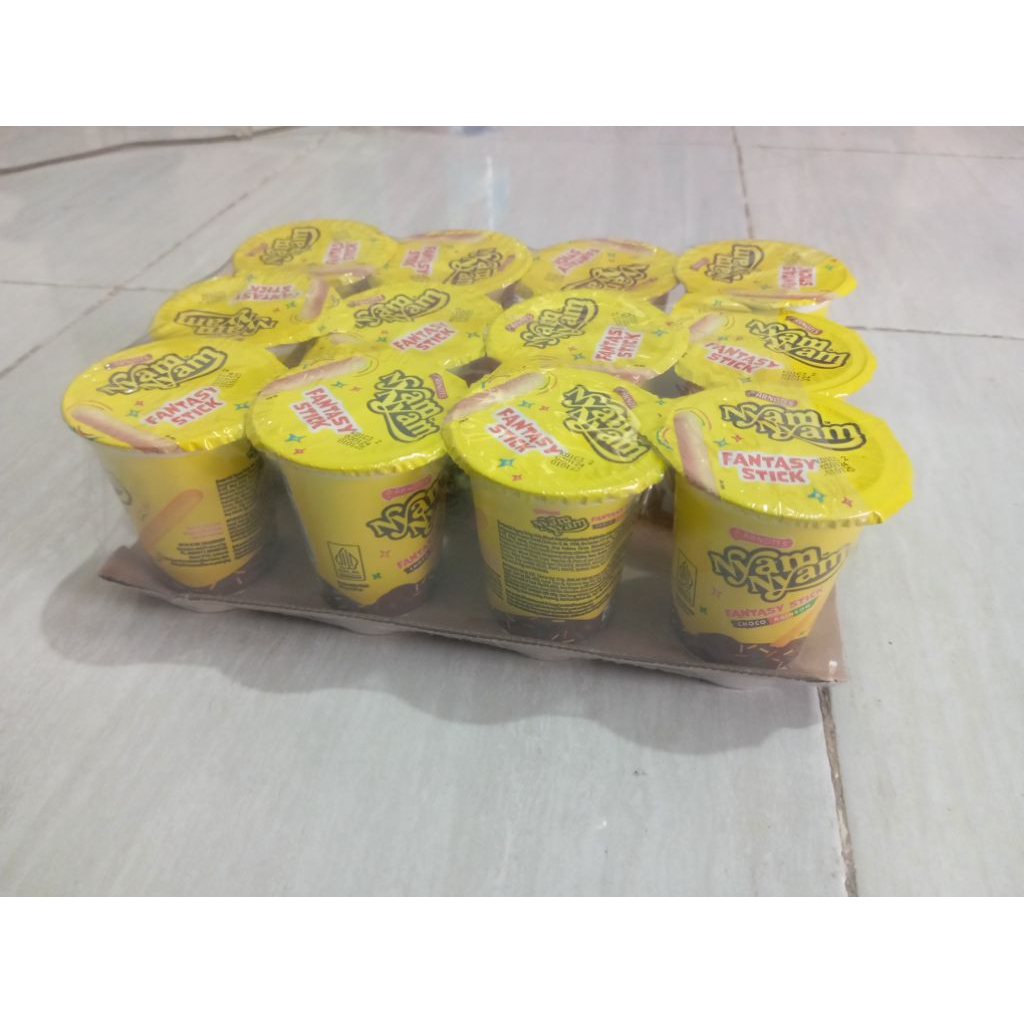 

nyam-nyam colek Fantasi stik cokelat 12x25gr