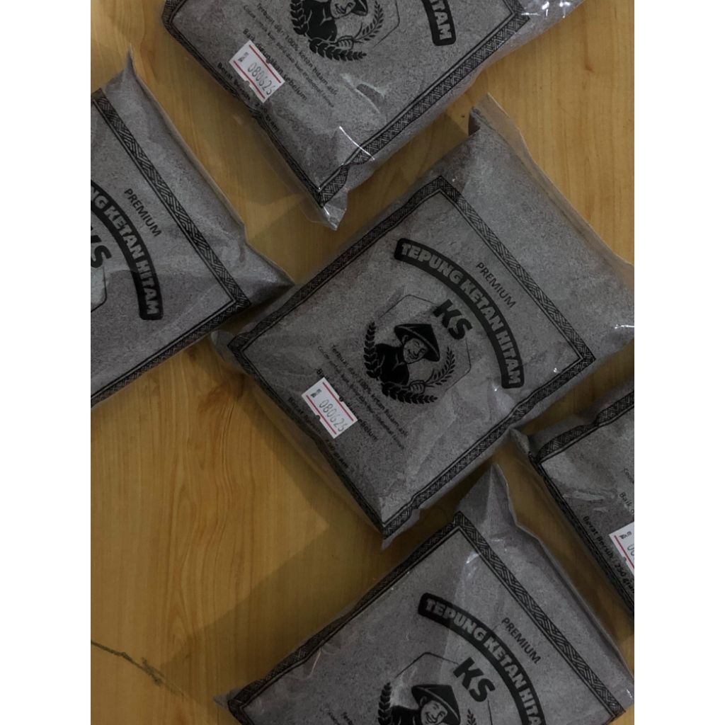

Tepung Ketan Hitam Murni Ketan Hitam "KS" 250gr