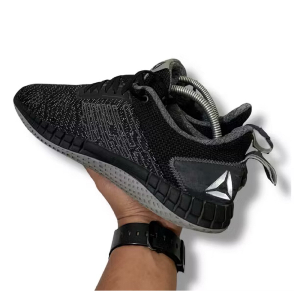 Sepatu Reebok 3M Thinsulate (Thrifting)