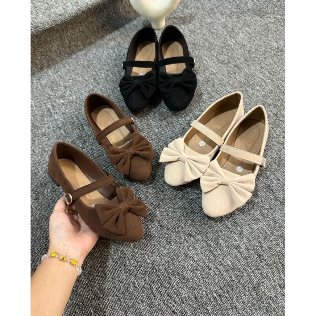 Pansus baldu pita wanita