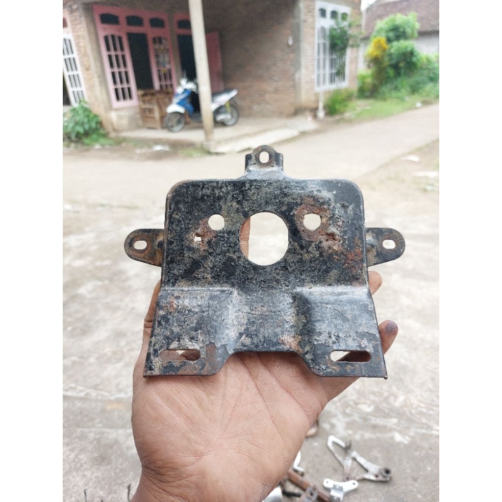 Pangkon Dudukan Lampu Belakang Yamaha RXS Rx Spesial Original