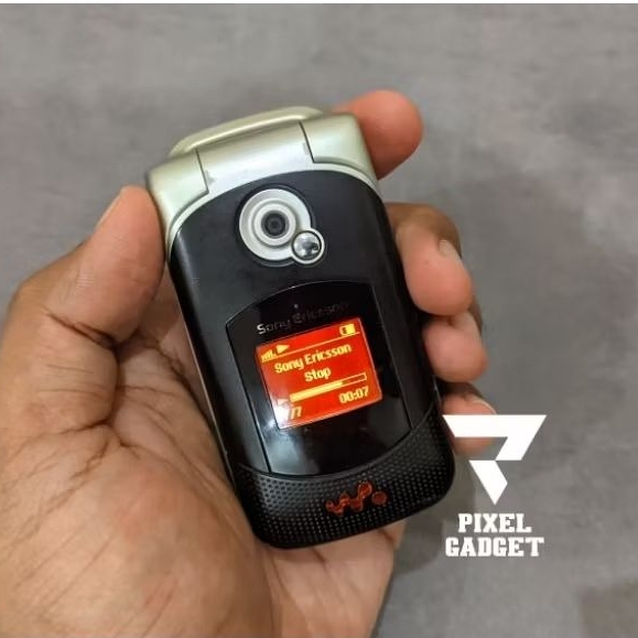 Sony Ericsson W300i James Bond