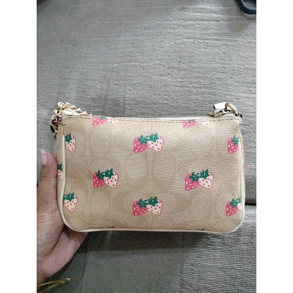 Tas Branded murah Preloved motif strawberry