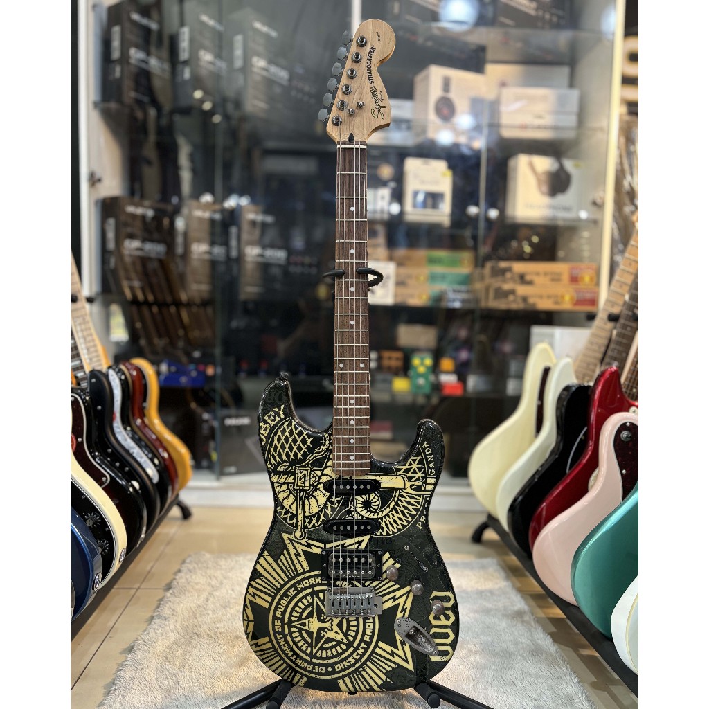 Squier Obey Graphic Stratocaster HSS Obey Graphic Made In Indonesia Second/Bekas