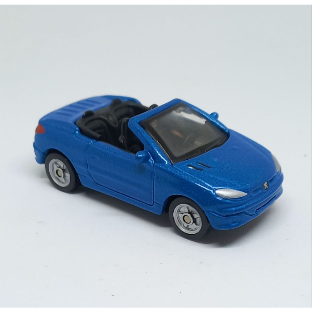 maisto peugeot 206cc loose diecast 1/64 (t)
