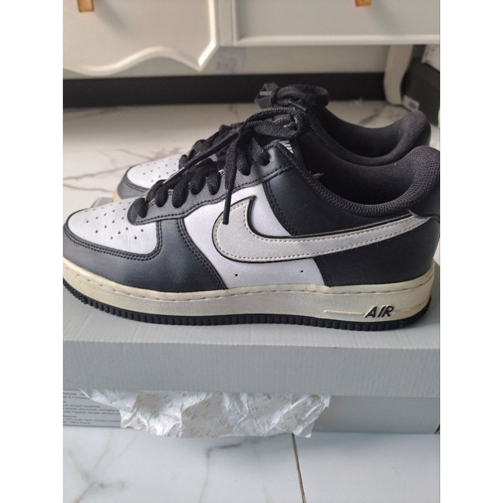 Nike Air Force 1 '07 Low White Swoosh Panda (SECOND-HAND, 80% CONDI)