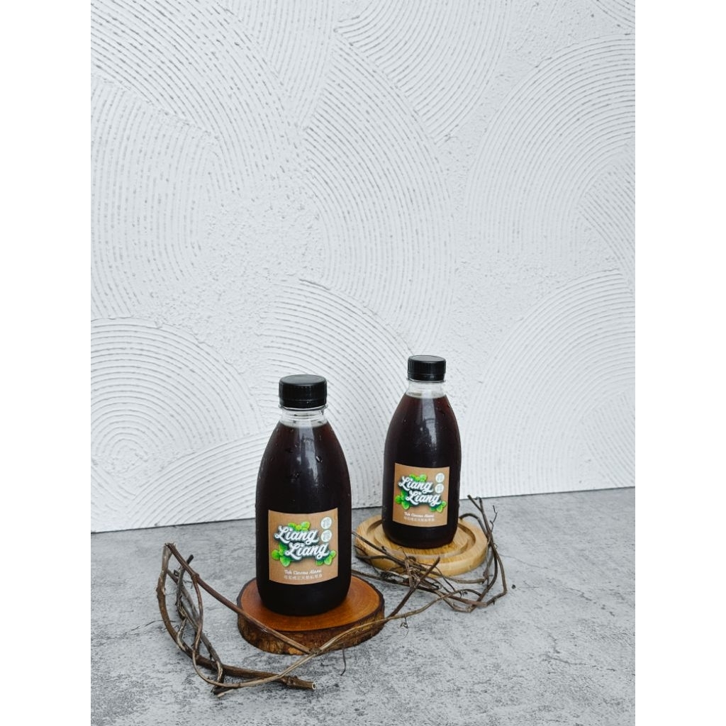 

Liang Liang Minuman Teh Cincau Hitam 350ml / Grass Jelly Tea