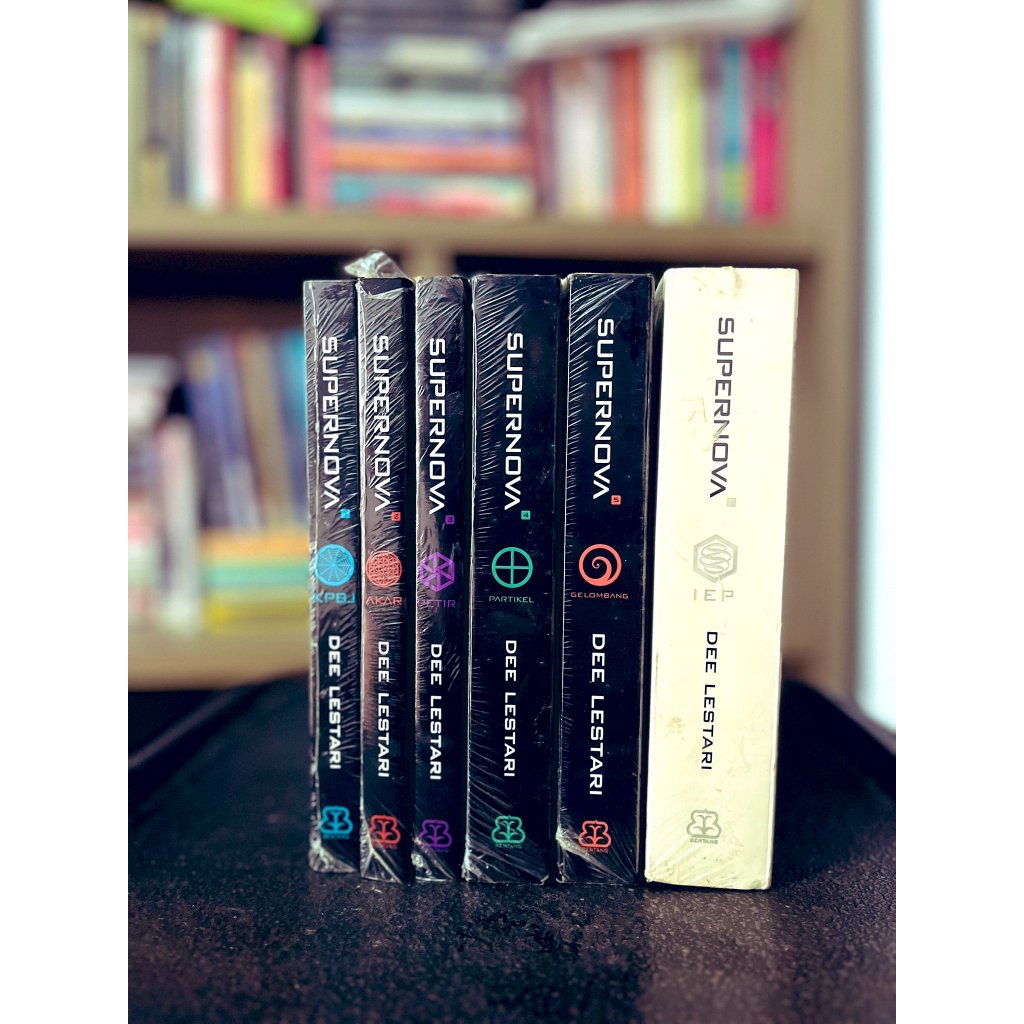 Paket 6 Buku SUPERNOVA (KPBJ. Akar, Petir, Partikel, Gelombang, Inteligensi Embun Pagi) - Dee Lestar