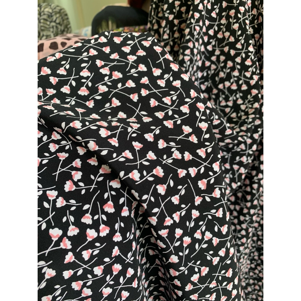 kain satin silk motif | satin silk motif daun | bahan satin silk motif lebar 150cm