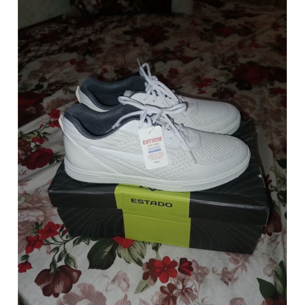 sepatu estado