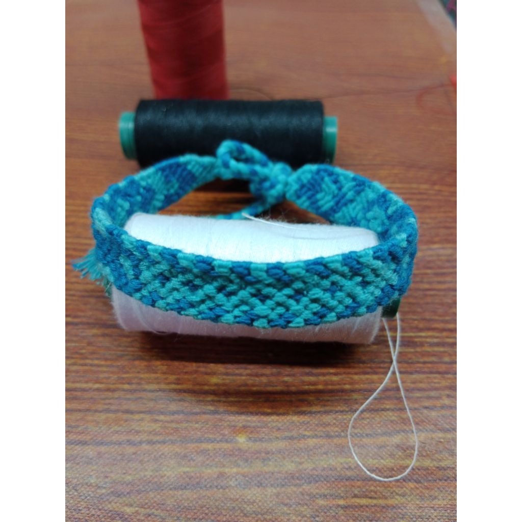 gelang rajut etnik khas lombok