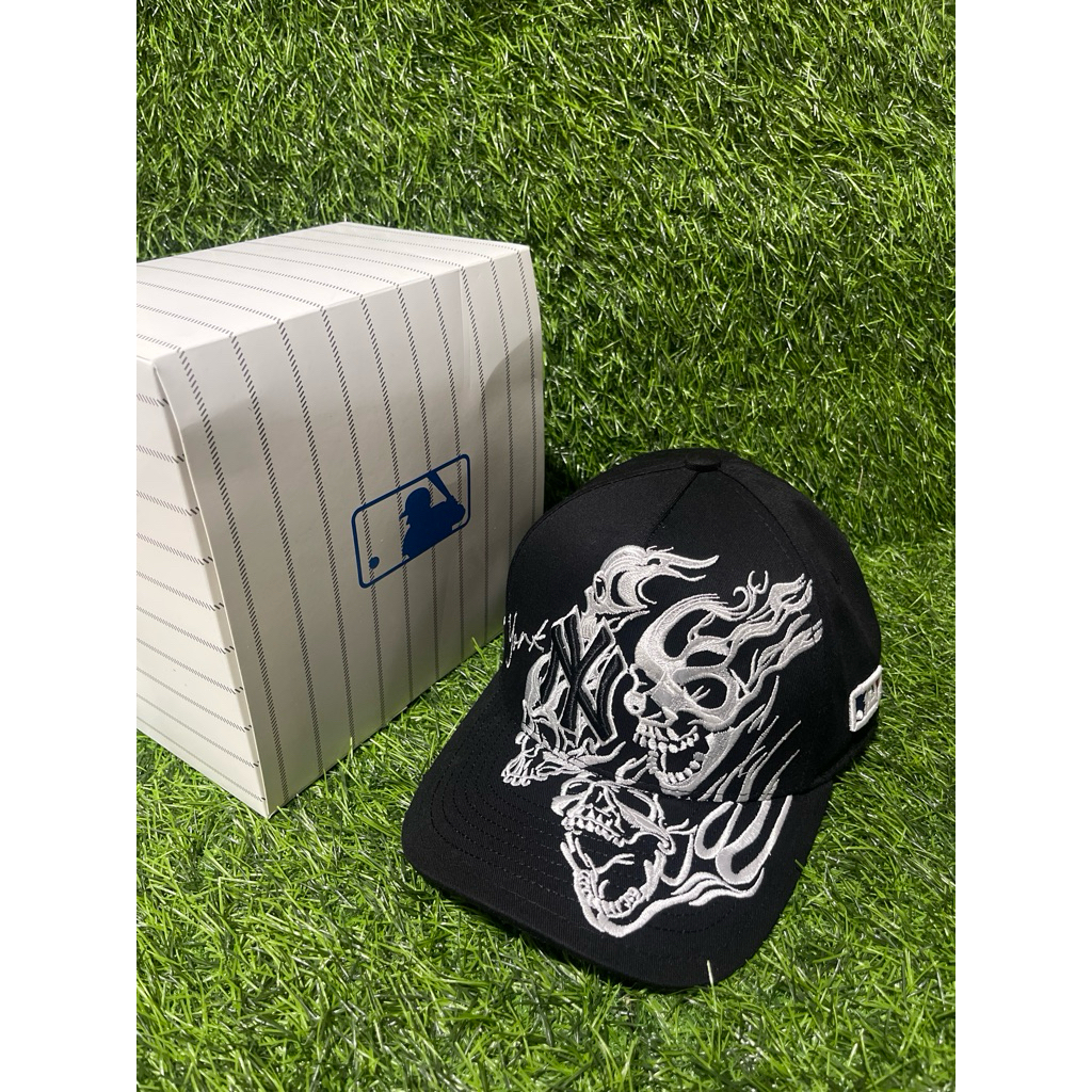 Logo NY Hitam List Putih TENGKORAK White Bahan Hitam Topi Premium