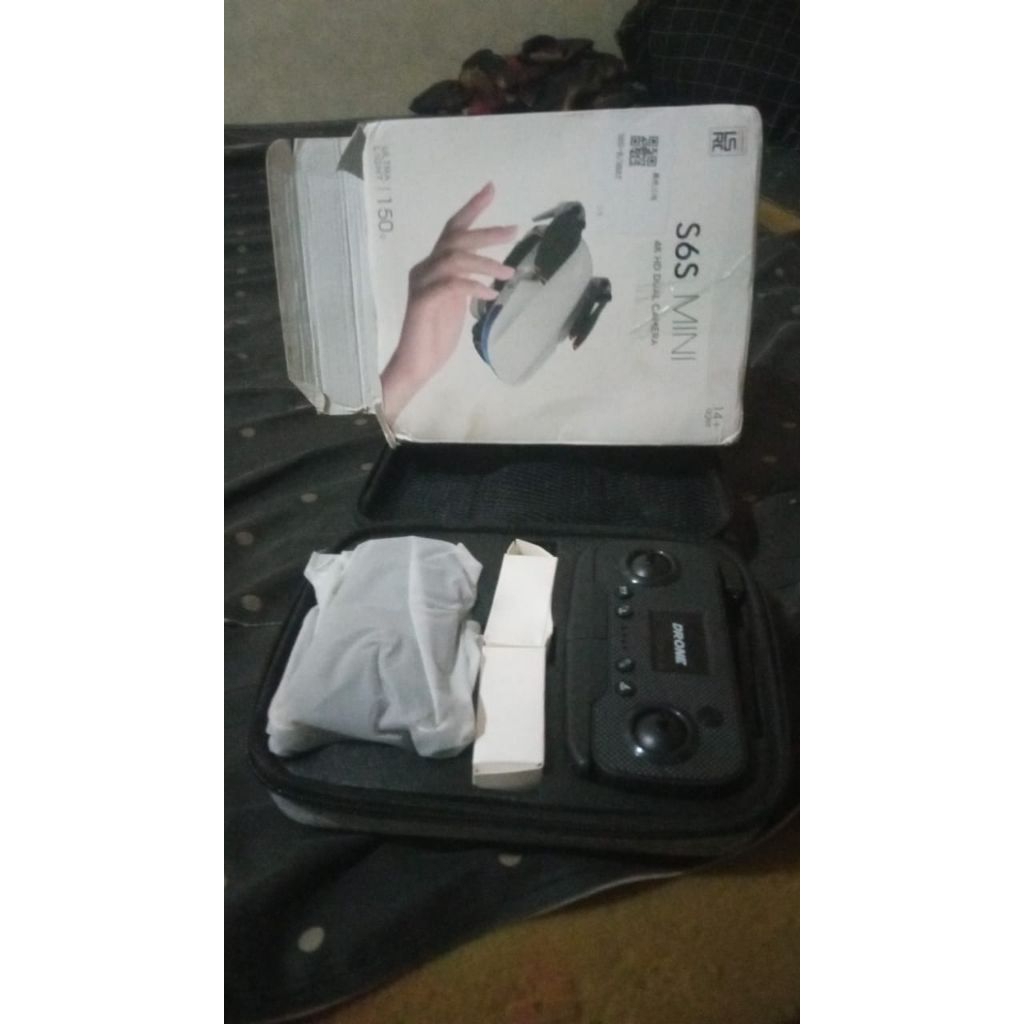 Drone S6S putih dan Oren