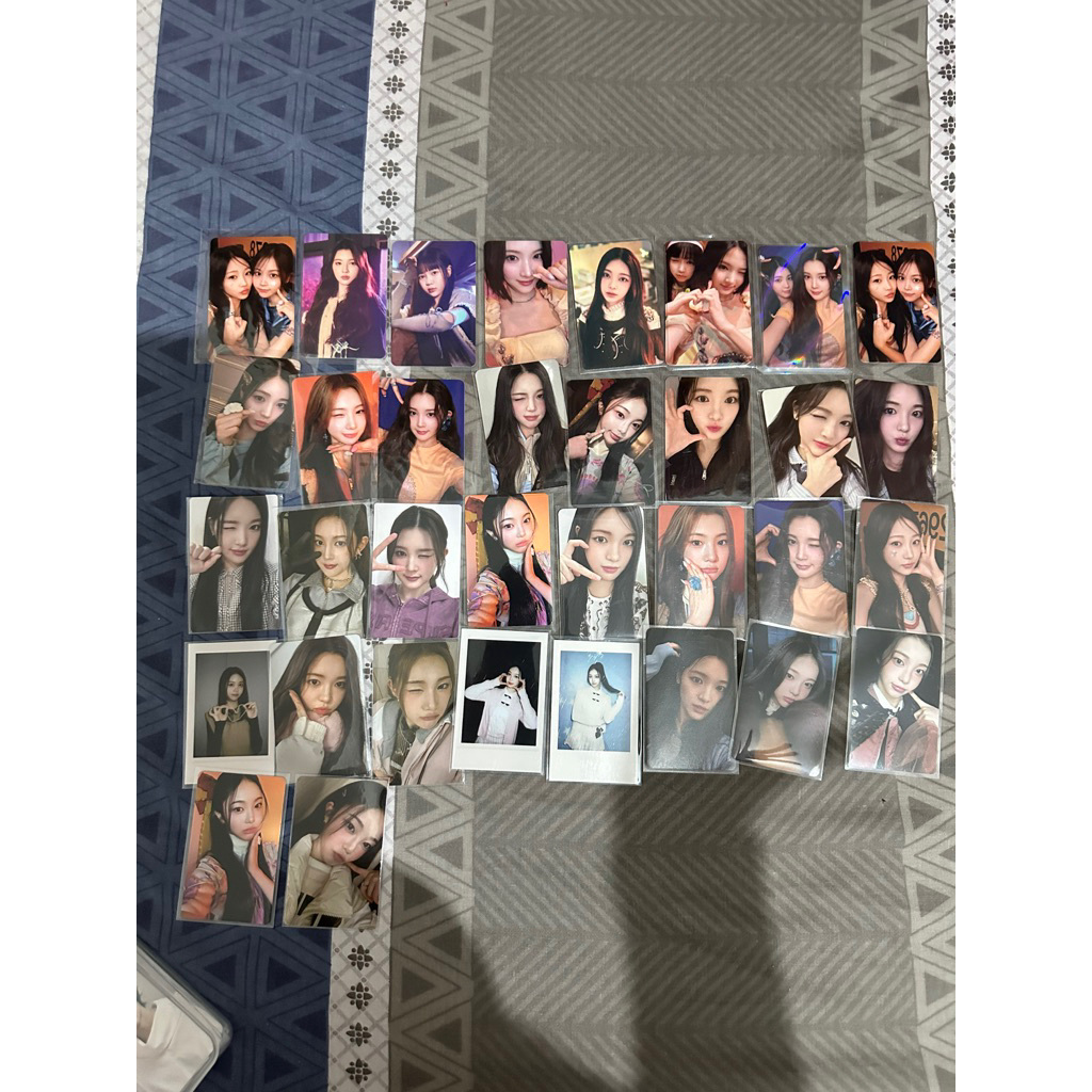 Hearts2Hearts H2H Official Album PC Photocard (The Chase A-na Ana Yuha Group Juun Ian Ye-on Yeon Car