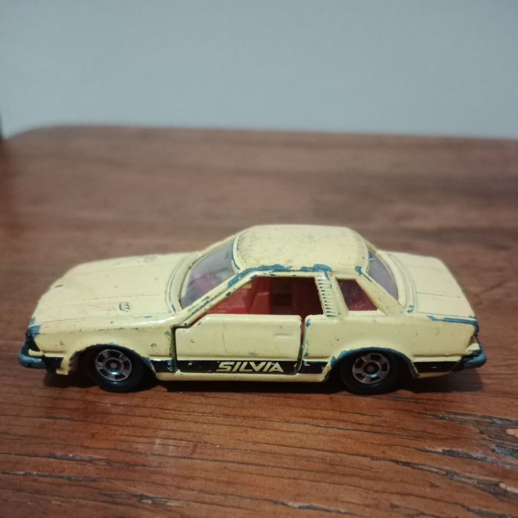 Tomica Nissan silvia