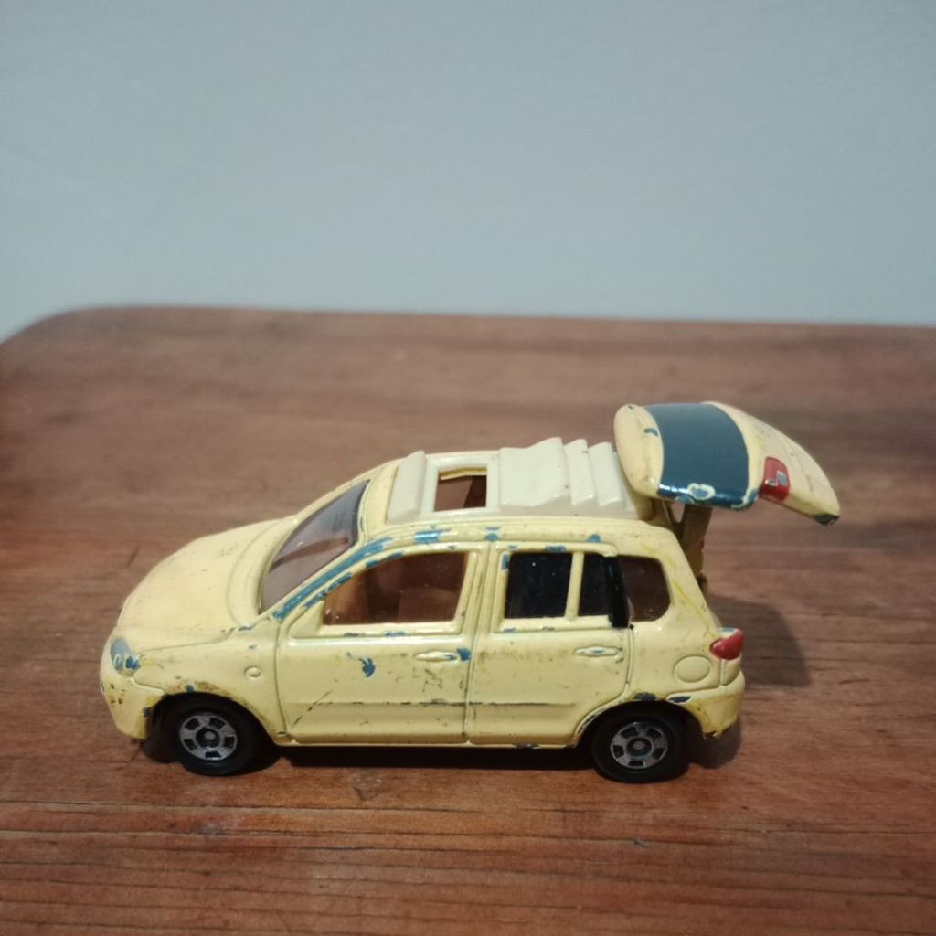 Tomica Mazda Demio