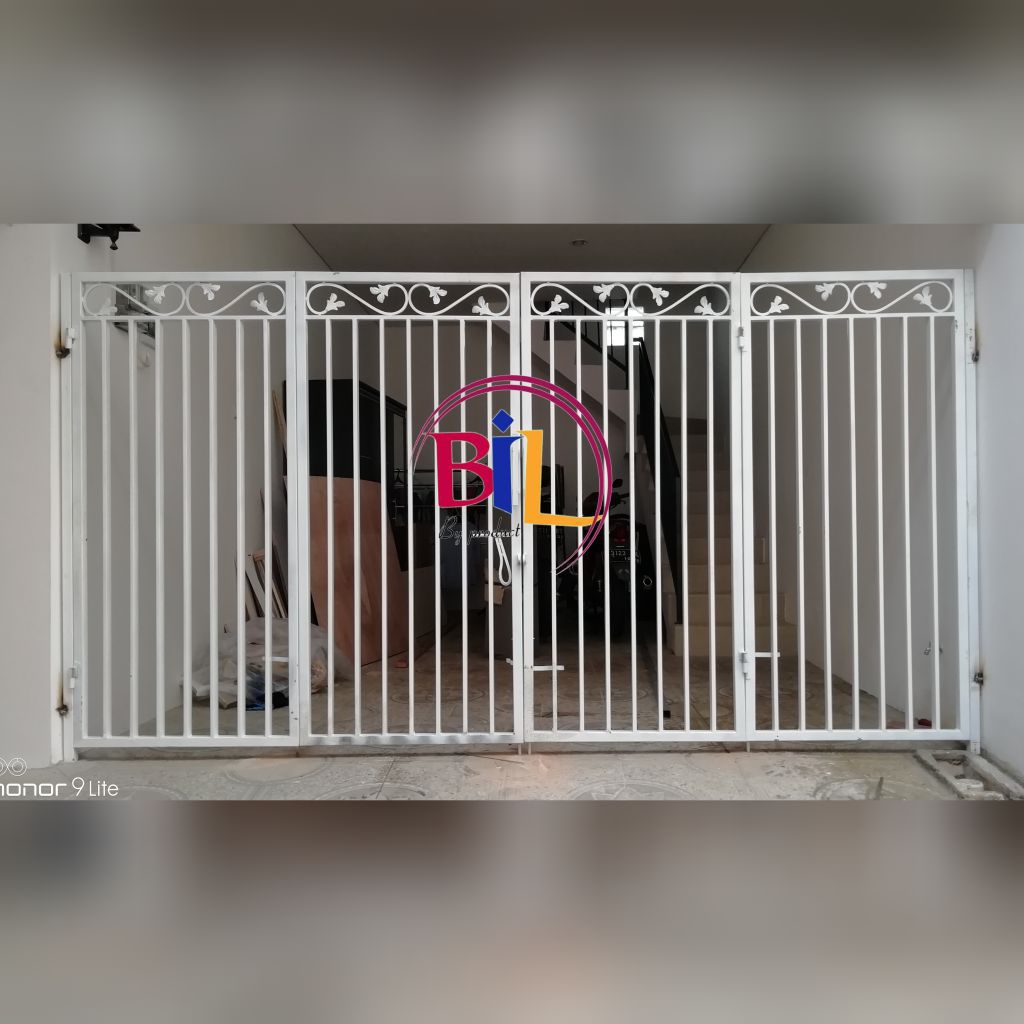 Pagar lipat . Kanopi . Tralis . Pintu kawat nyamuk . Railing