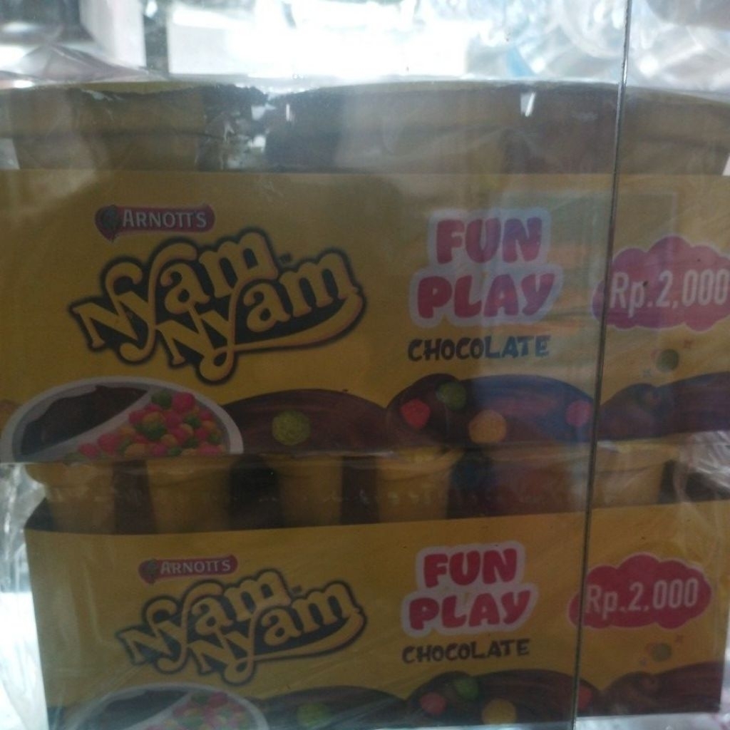 

Nyam Nyam Chocolate 1 box isi 12