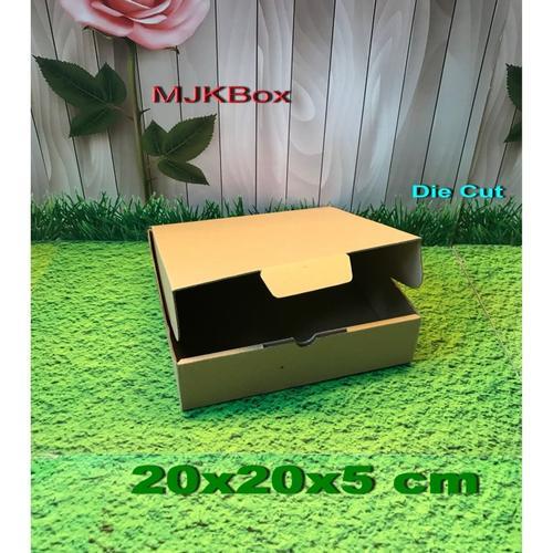 

Kotak kardus karton Uk. 20x20x5 cm............Die Cut