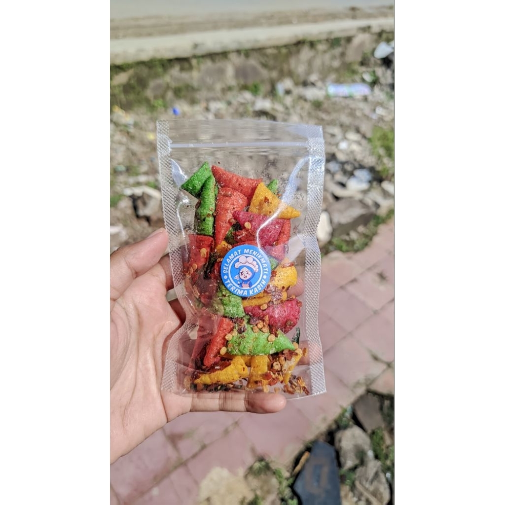 

Sebring kerupuk kerucut pedas gurih daun jeruk