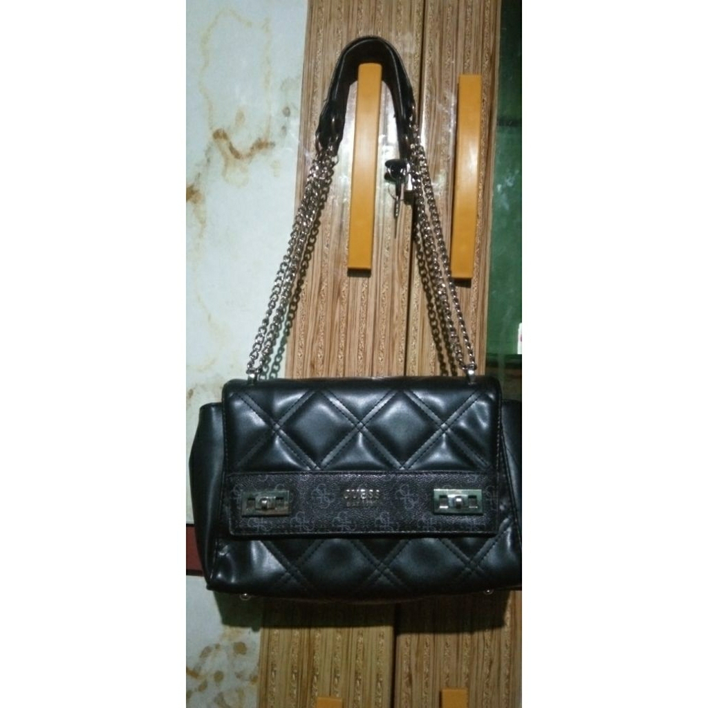 Prelove  Guess est 1981 bag