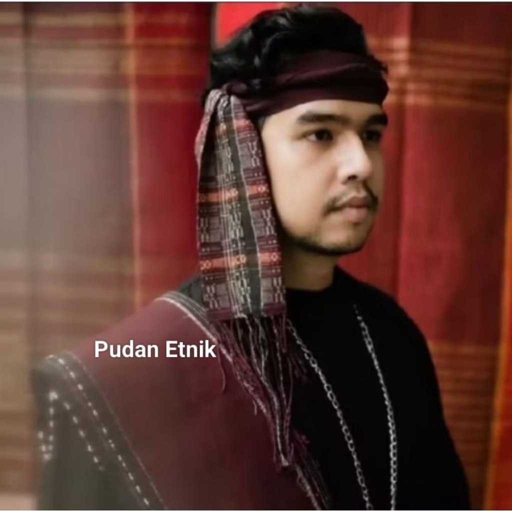 Ikat Kepala Aksesoris Dari Ulos Batak Ragihotang