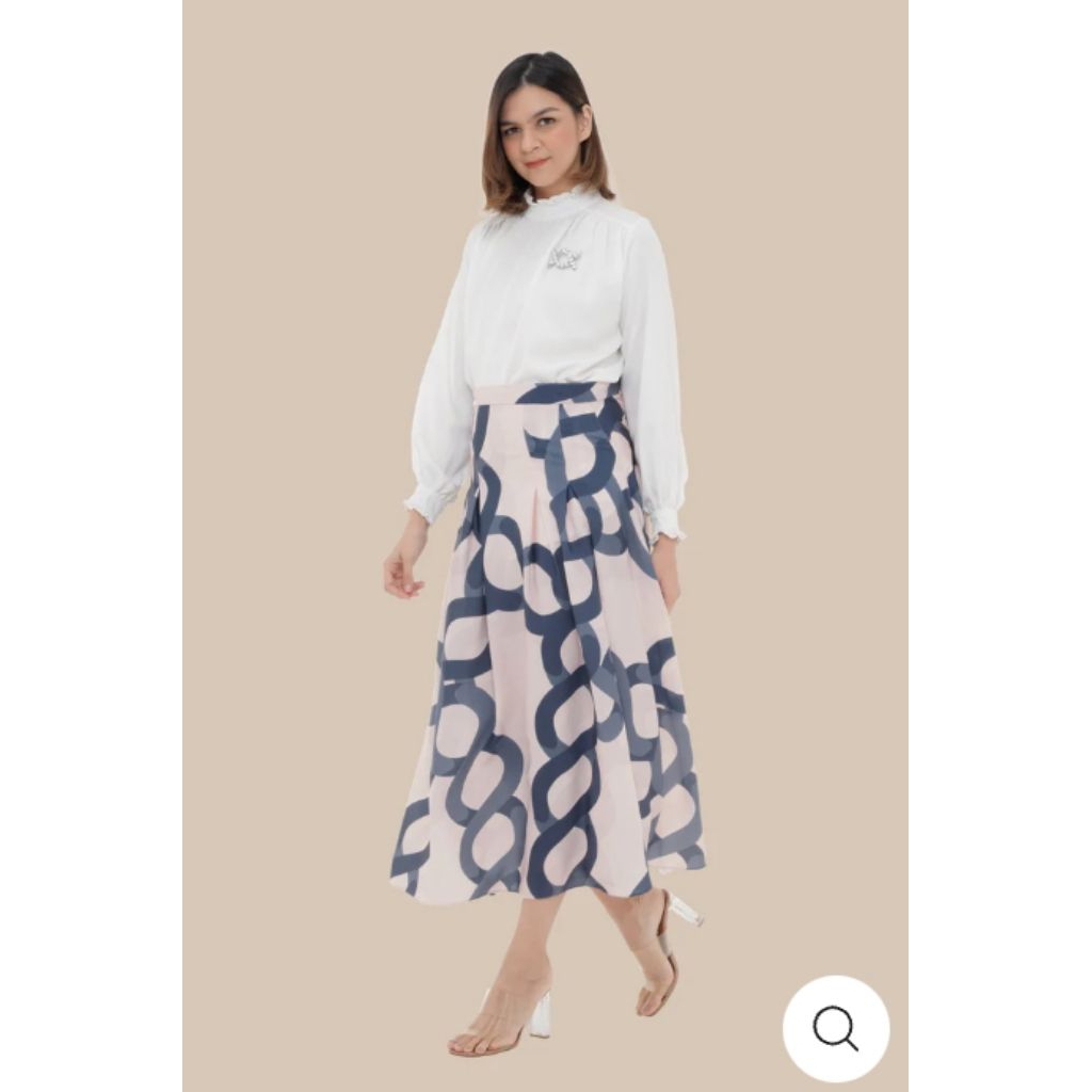 CLASSIC MONOGRAM SKIRT NUDE SIZE S WEARING KLAMBY